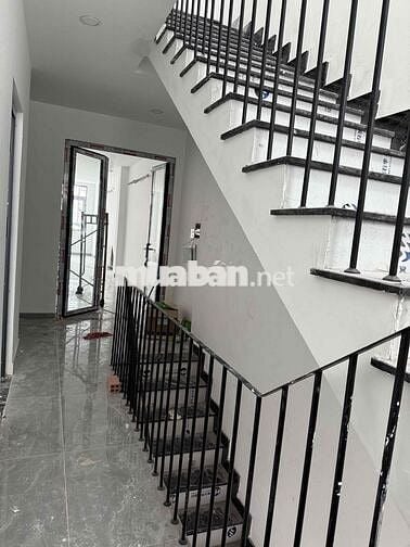 Nhà mới MTKD đường Tên Lửa cạnh Aeon Mall- Trống suốt