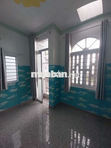 Nhà ở trêt+lầu. Dtsd 55m2, 01 p khách, 02 phòng ngủ, 02 wc, HXH