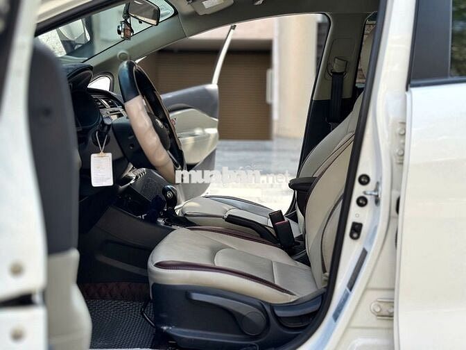 Kia Rio 2016 1.4 AT Sedan nhập Hàn, Lái cực mê