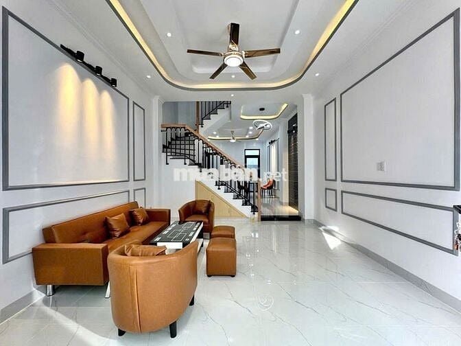 XE HƠI ĐỖ CỬA, DT 4,3m x13m, 4 TẦNG BTCT, MỚI XÂY ĐẸP Ở NGAY, 8,9 TỶ