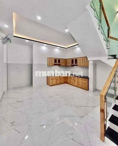 Nhà Sạch Sẻ DT120m2 1Trệt 1Lầu 2Pn 3Wc Sân Xe Máy Cổng Rào Hẻm Xe Tải