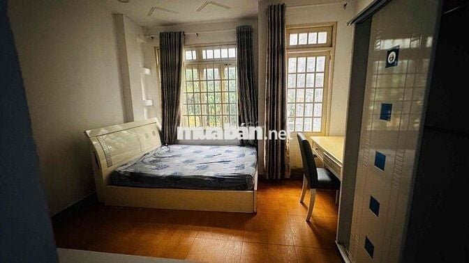 Căn hộ dv studio thoáng mát ở khu vực trung tâm gần các tr đại học