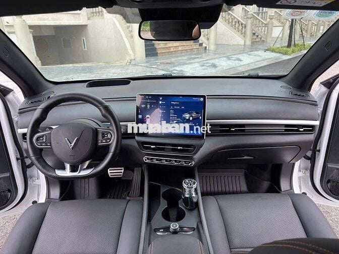 Vinfast VF6 Plus mua pin 2024, odo 6800km, ht góp.