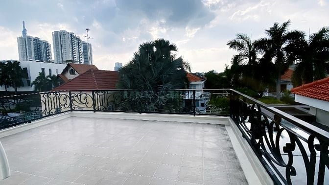 Cho Thuê Biệt Thự Mặt Tiền : Trần Văn Sắc, Phường Thảo Điền, Quận 2