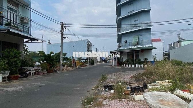 CẦN BÁN NHÀ CHÍNH CHỦ - TP. LONG XUYÊN