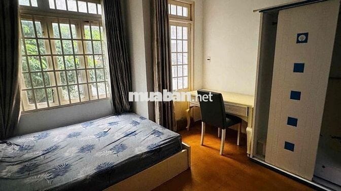 Căn hộ dv studio thoáng mát ở khu vực trung tâm gần các tr đại học