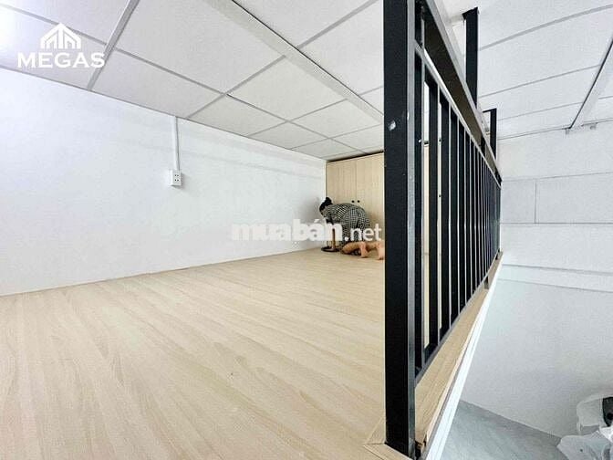 duplex gâc cao cửa sổ thoáng ngay Quốc Lộ 13