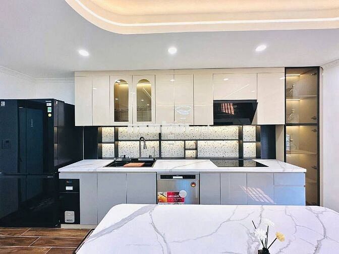 Nhà mặt phố khu vực Đại La 70m2, 6 tầng tm, giá nhỉnh 25 tỷ (có TL)