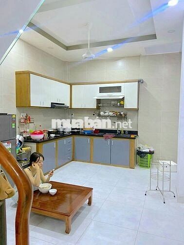 Nhà đẹp 4PN, 5wc vào ở liền Giá 20Tr phù hợp GĐ cty đây ạ