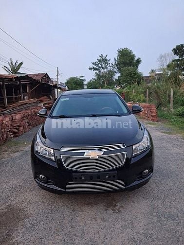 Bán xe Chevrolet Cruze màu đen, số tự động, đời 2015.