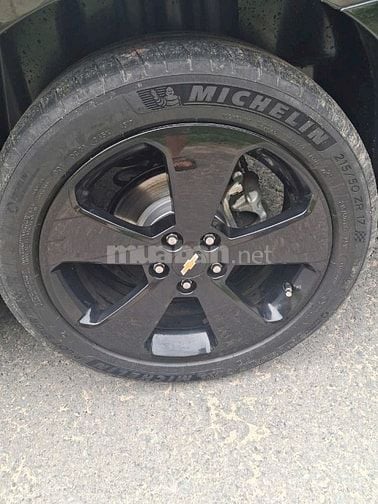 Bán xe Chevrolet Cruze màu đen, số tự động, đời 2015.