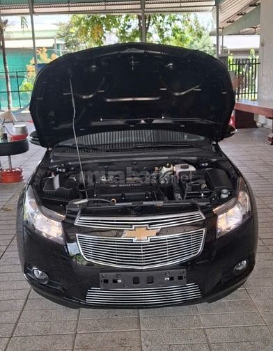 Bán xe Chevrolet Cruze màu đen, số tự động, đời 2015.