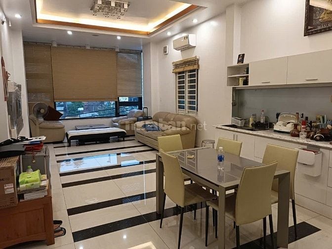 Chính chủ cho thuê tòa nhà 5 Tầng hơn 400m2, mặt tiền cực Vip Đồng Đen