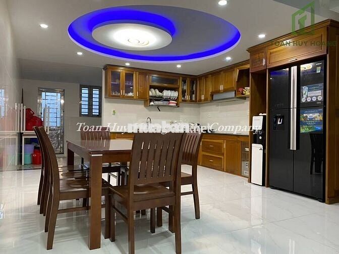 Nhà đẹp 6PN hiện đại khu Nam Việt Á – vị trí đẹp, gần đường Bùi Tá Hán