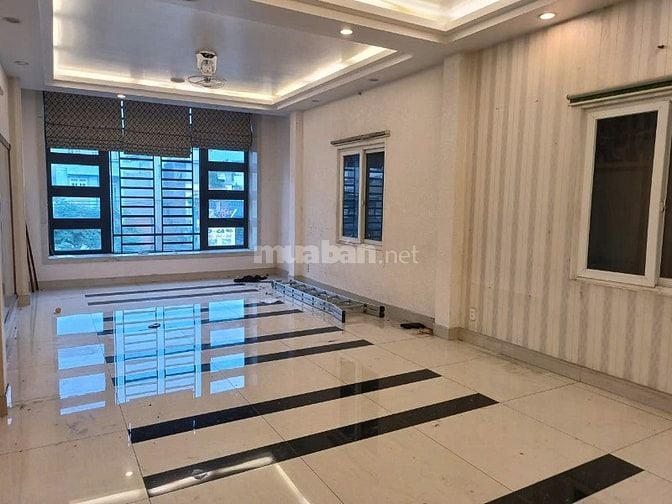 Chính chủ cho thuê tòa nhà 5 Tầng hơn 400m2, mặt tiền cực Vip Đồng Đen