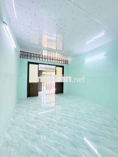 Bán nhà mặt tiền đường Hoàng Quốc Việt