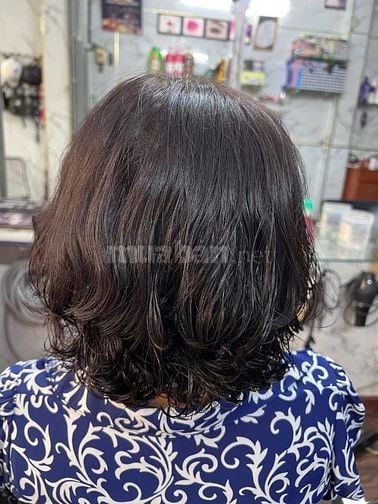 Tuyển nữ thợ phụ gội đầu, làm móng, uốn tóc nữ, tiệm tại Quận 10