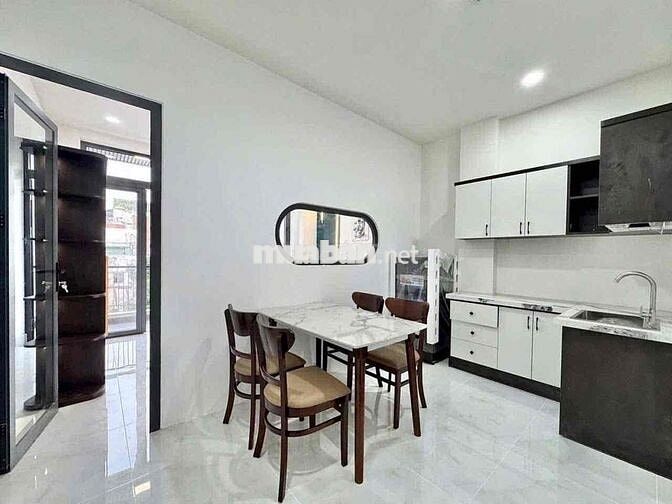 CĂN HỘ 1 PHÒNG NGỦ BAN CÔNG CAO CẤP NEW 100% - NGAY KẾ CHỢ BÀ CHIỂU