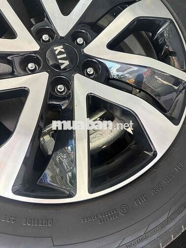 Kia Sorento 2.4 Premium ĐK 3/2020 Odo 12.000 km
