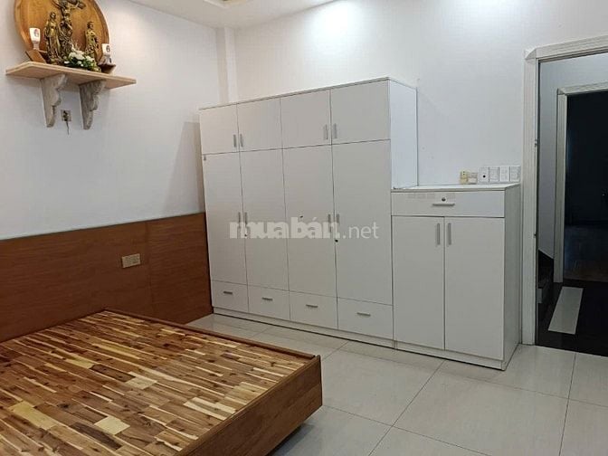 Chính chủ cho thuê tòa nhà 5 Tầng hơn 400m2, mặt tiền cực Vip Đồng Đen