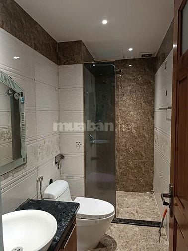 Chính chủ cho thuê tòa nhà 5 Tầng hơn 400m2, mặt tiền cực Vip Đồng Đen