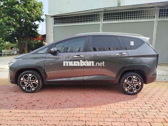 Hyundai Stargazer 2025 X 1.5 AT - 5000 km