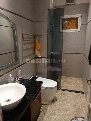 Chính chủ cho thuê tòa nhà 5 Tầng hơn 400m2, mặt tiền cực Vip Đồng Đen