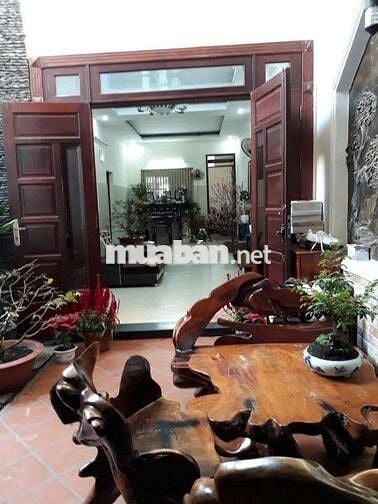 Cho thuê nhà măt tiền hà huy giáp tl q12 giá 12tr dt 200m