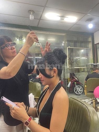 Salon quận 7 tuyển 1 thợ phụ 1 thợ chính 