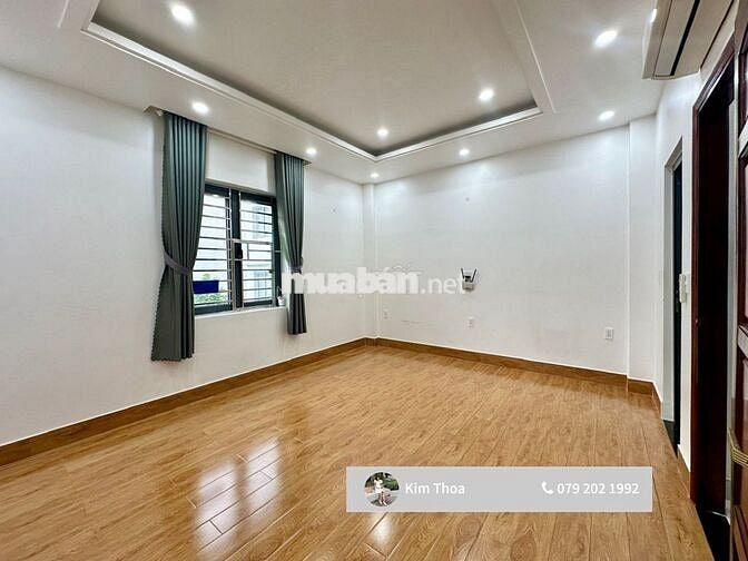 Văn phòng 20m2, giá rẻ 5 tr ở Vạn Phúc có cửa sổ, t.máy, máy lạnh, hầm