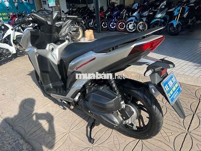 Vario 150 2021 bạc tên đỏ như mới.
