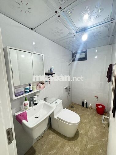 Cần tiền bán gấp căn hộ B3C 61m2, 2N,1WC, giá 5.03 tỷ