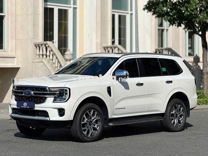 Ford Everest 2024 Titanium 2.0 AT 4x2 - 12000 km