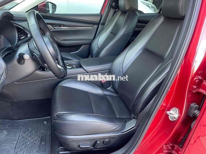 Mazda 3 2020 Sedan 1.5L Luxury - 83000 km