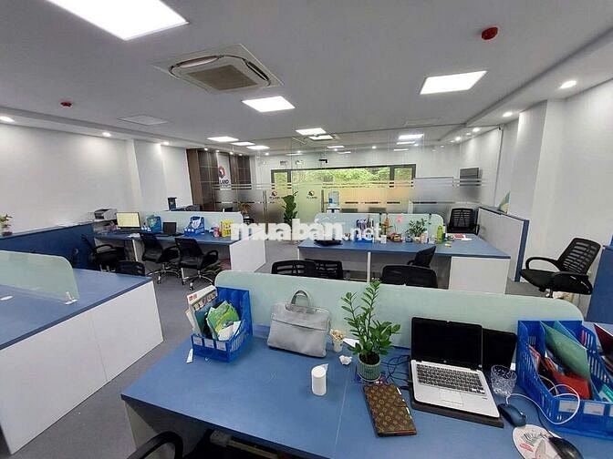 Siêu phẩm mới ra lò VP xịn ngay mặt phố Duy Tân 150m2 - với giá 26Tr