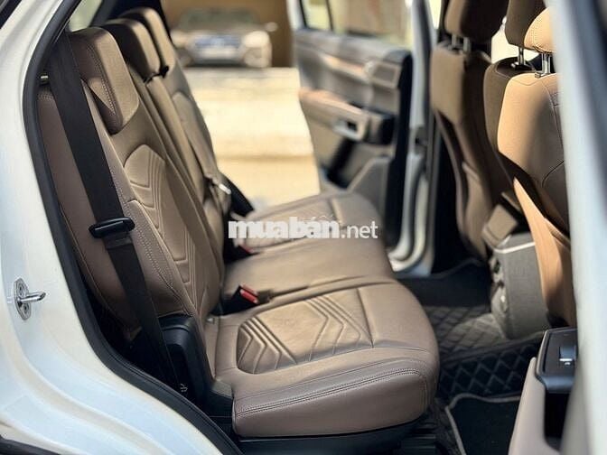 Ford Everest 2024 Titanium 2.0 AT 4x2 - 12000 km
