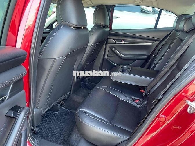 Mazda 3 2020 Sedan 1.5L Luxury - 83000 km