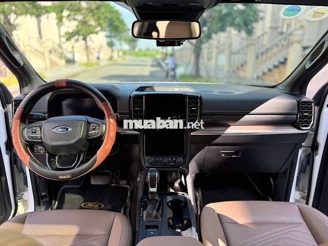 Ford Everest 2024 Titanium 2.0 AT 4x2 - 12000 km