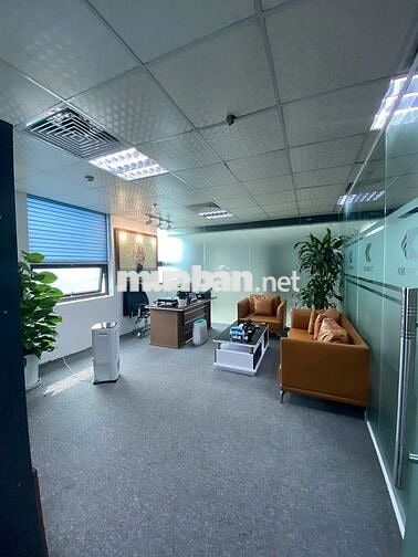 Siêu phẩm mới ra lò VP xịn ngay mặt phố Duy Tân 150m2 - với giá 26Tr