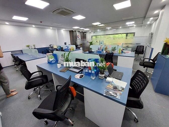 Siêu phẩm mới ra lò VP xịn ngay mặt phố Duy Tân 150m2 - với giá 26Tr