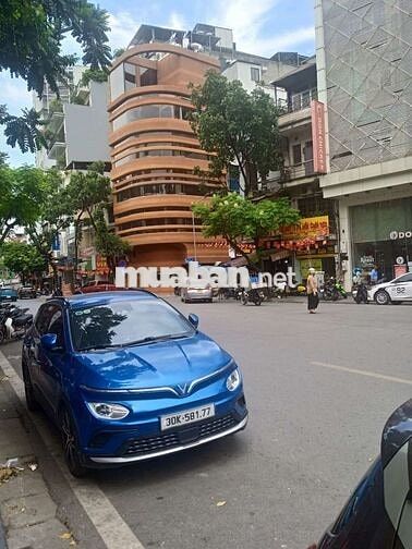 Nhà cấp 4 mặt phố Cửa Nam,vị trí đẹp nhất phố.Một chủ,chưa qua đầu tư.