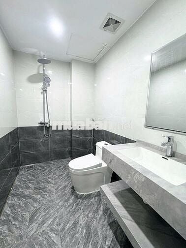 Em đang cần bán nhà 38m, 5 tầng tại Phố Lụa,HĐ  có thang máy chỉ 8 tỷ Em đang cần bán nhà 38m, 5 tầng tại Phố Lụa,HĐ  có thang máy chỉ 8 tỷ