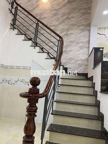 CẦN TIỀN BÁN GẤP NHÀ NGAY CHỢ THẠCH ĐÀ,DT:4,5x14,5m. 4PN4WC.GIÁ 5TỶ950