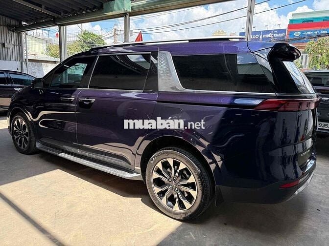 Kia Carnival 2021 form 2022 bản 2.2D Signature