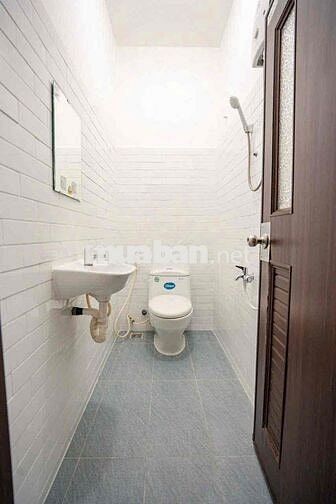 Căn hộ full nội thất ban công ngay ngã tư hàng xanh gần Q1