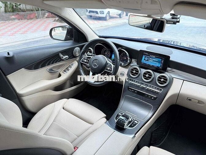Mercedes Benz C Class 2018 C200 FOM MỚI