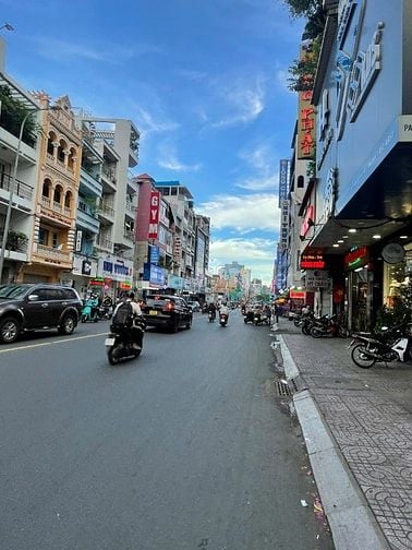 Góc 2 MT 380A Hai Bà Trưng, 64m2 (5x14); 10 Tầng; HĐT 180Tr - 40 Tỷ