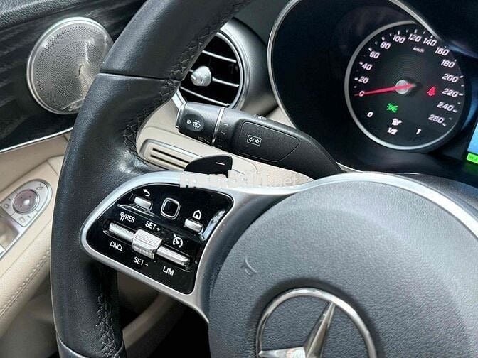 Mercedes Benz C Class 2018 C200 FOM MỚI