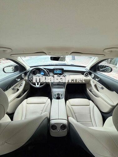 Mercedes Benz C Class 2018 C200 FOM MỚI