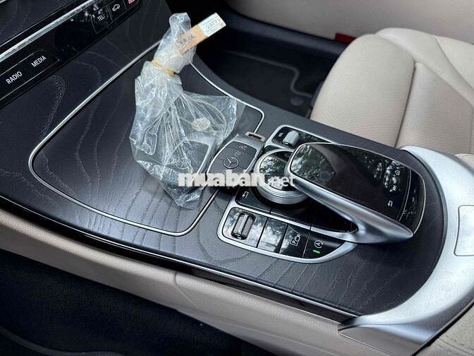 Mercedes Benz C Class 2018 C200 FOM MỚI